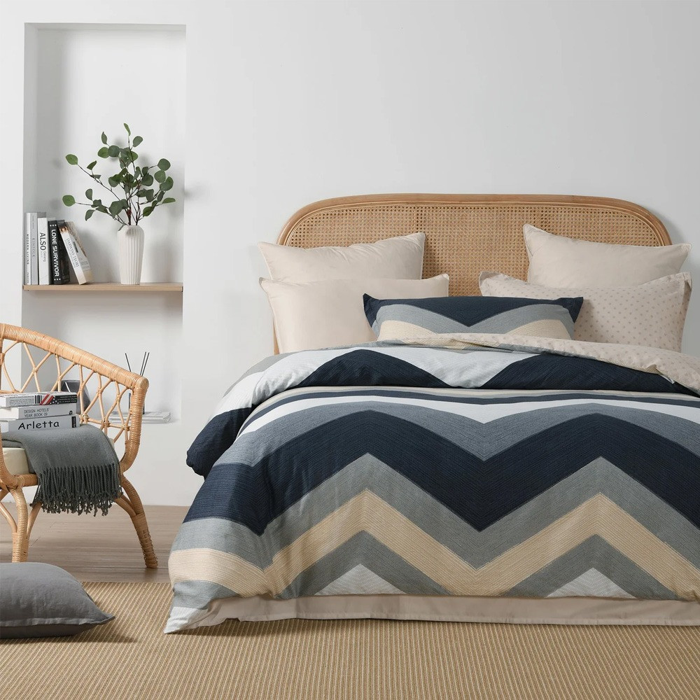 Dreamaker Chevron 100% Cotton Reversible Quilt Cover Set