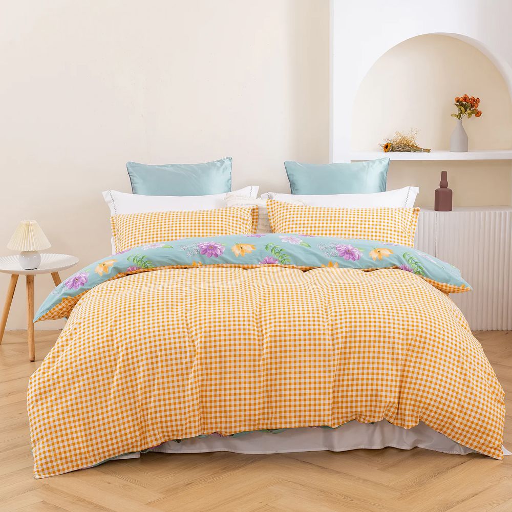 Dreamaker Zinnia 100% Cotton Reversible Quilt Cover Set