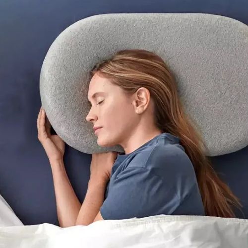 Woman sleeping in side position