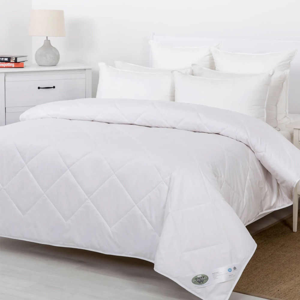 Wooltara Luxury Comfort 200GSM Washable Summer Australia Wool Quilt Packaging