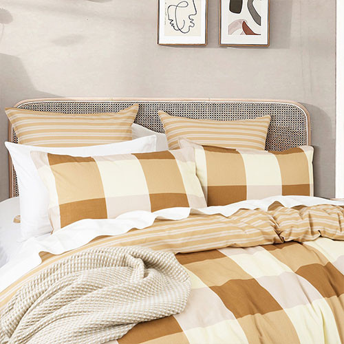 Berlin Checks Cotton Quilt Cover Set