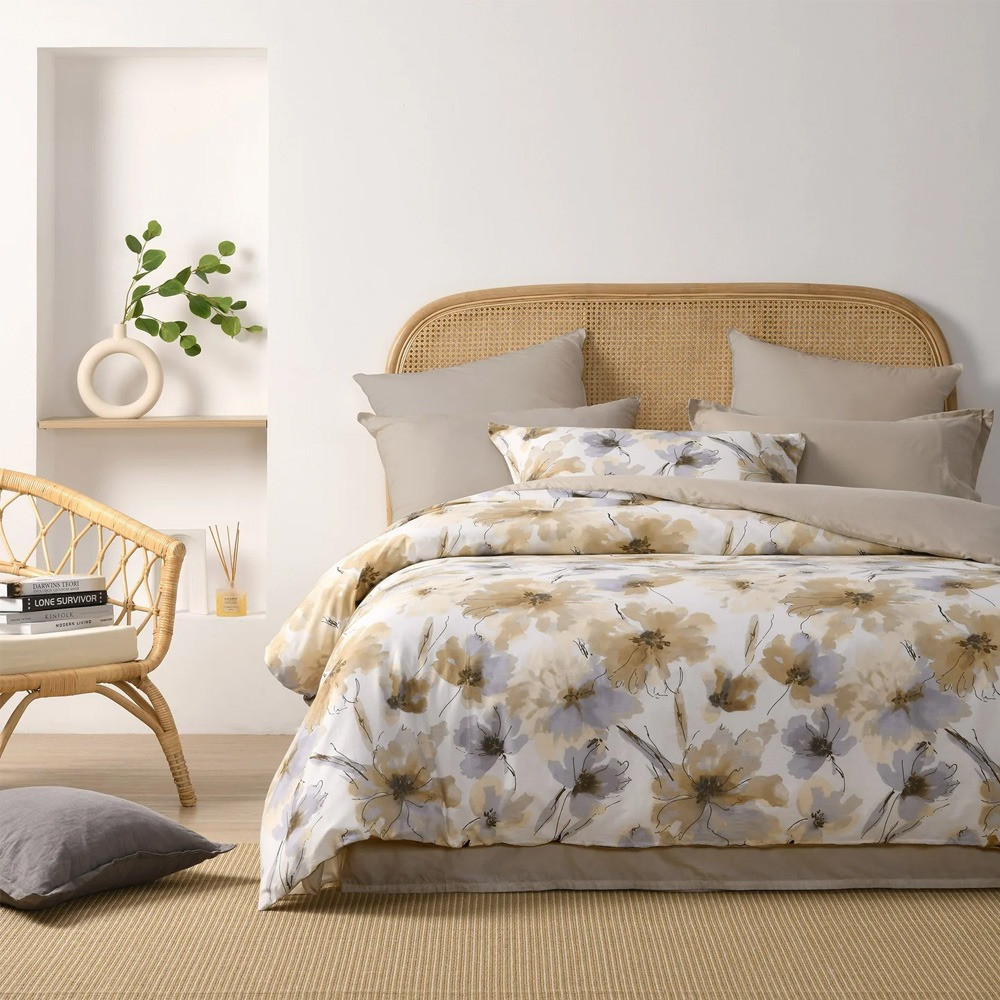 Dreamaker Gallina 100% Cotton Reversible Quilt Cover Set