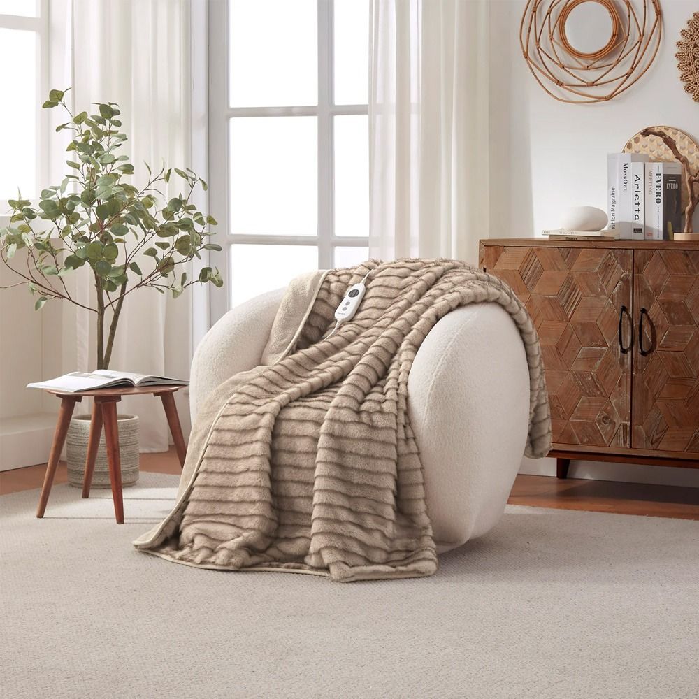 Dreamaker Nara Faux Fur Mink Heated Throw Lifestyle