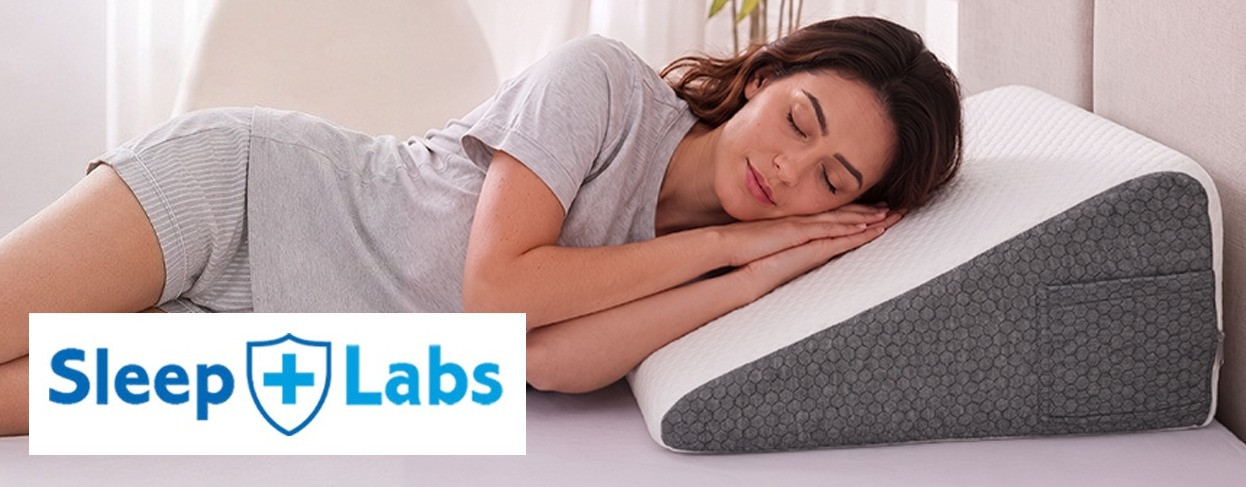 SleepLabs Multi-Use Triangle Bed Wedge Pillow Mobile Banner
