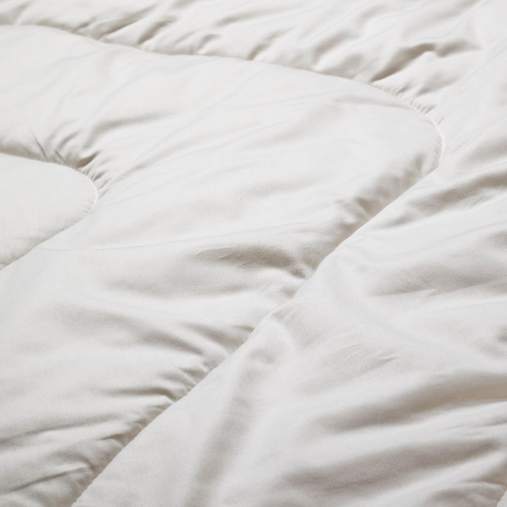 MiniJumbuk Everyday Australian Wool Quilt Close up