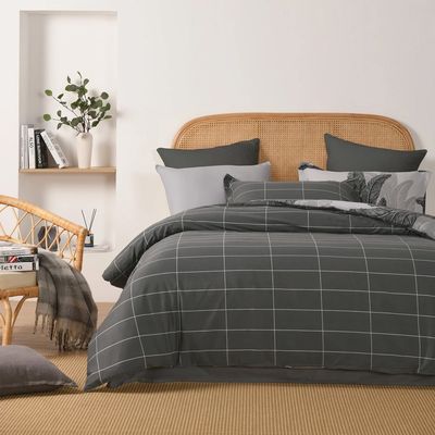 Dreamaker Nori 100% Cotton Reversible Quilt Cover Set