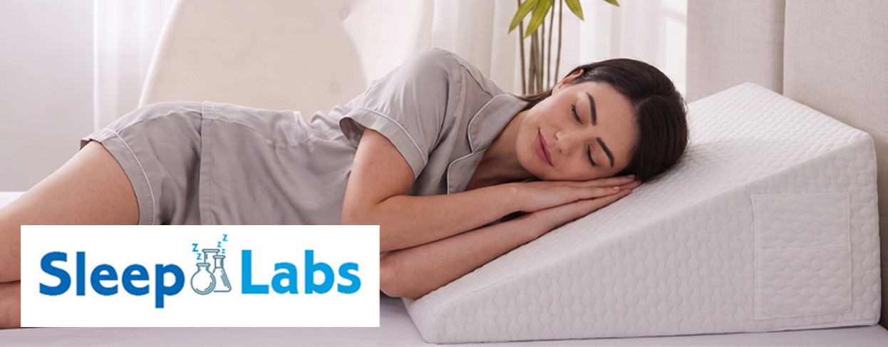 SleepLabs Multi-Use Triangle Bed Wedge Pillow Mobile Banner