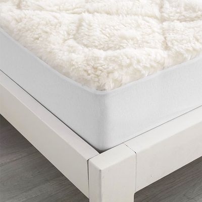 Bambi Baby Wool Cot Underlay Packaging Lifestyle