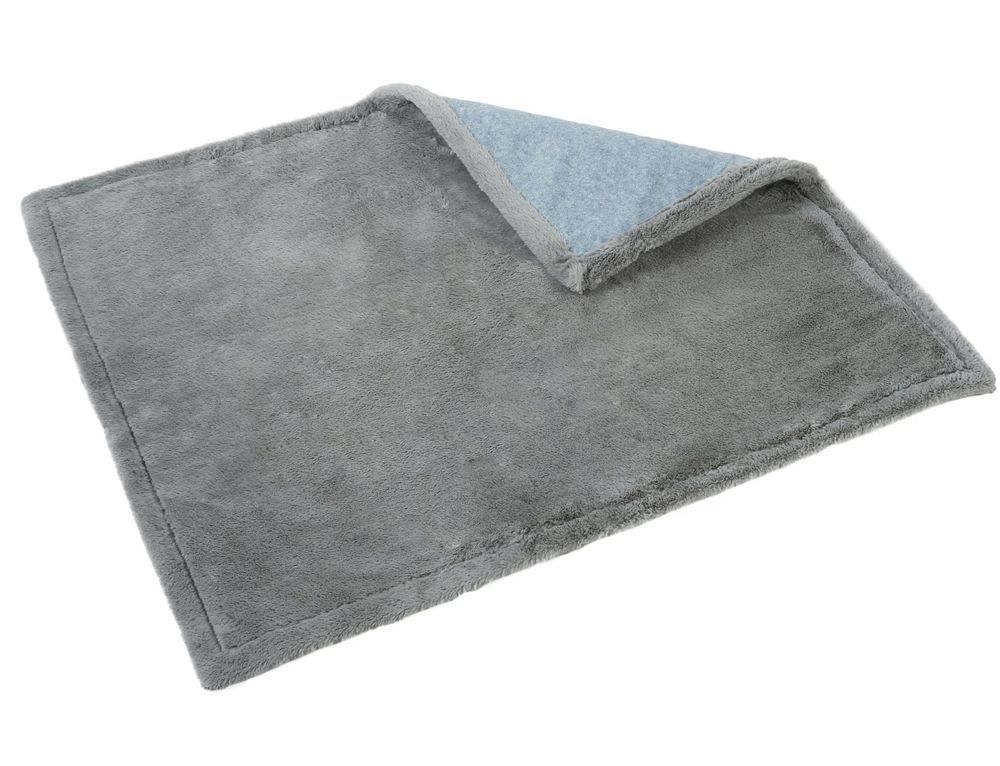 Charlie's Pet Reversible Faux Fur Winter Pet Blanket Top