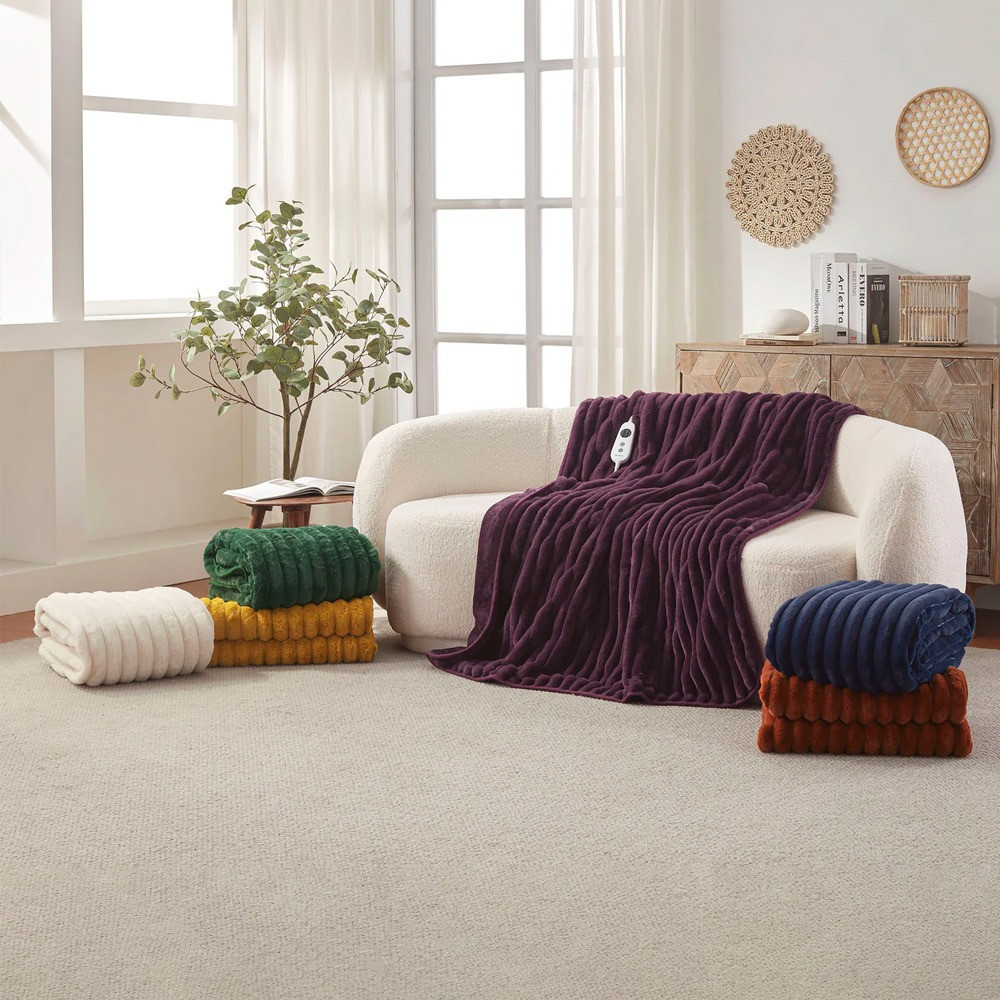 Dreamaker Chunky Embossed Fleece Reversible Heated Throw