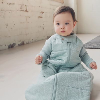 ErgoPouch Organic Cotton Sleep Suit Bag 3.5 Tog Mint Leaves on Baby