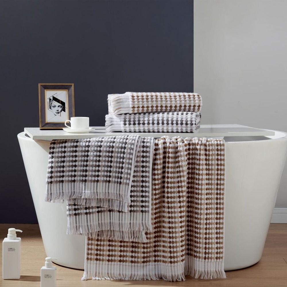 Jenny McLean Pom Pom 500 GSM Cotton Bath Towels Feature 1