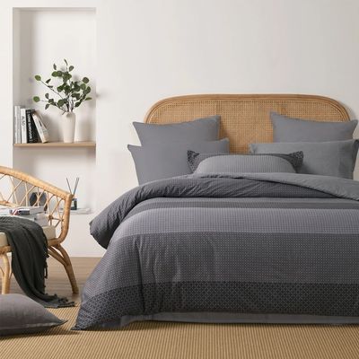 Dreamaker Aster 100% Cotton Reversible Quilt Cover Set