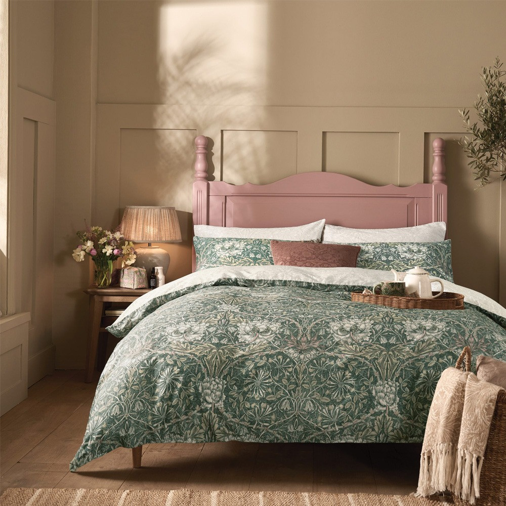 William Morris At Home Honeysuckle and Tulip Cotton Quilt Cover Set